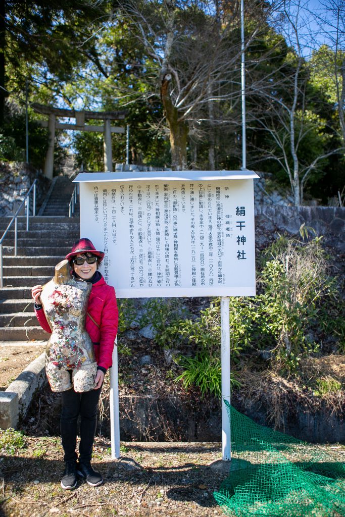 うわー、幸運サインが次々のスピリチュアル神社！蛇の抜け殻や、幸せ